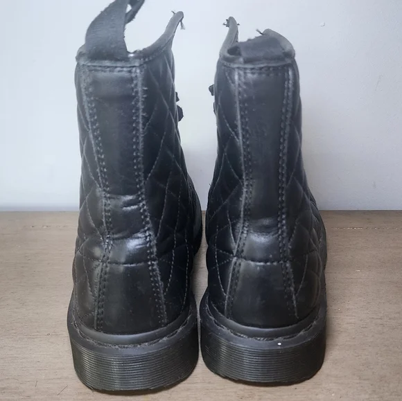 Dr. Martens AirWair CORALIE quilted leather boots black size 6 - Picture 5 of 12